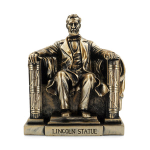 Sitting Abraham Lincoln Statue