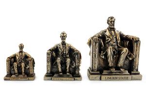 Sitting Abraham Lincoln Statue