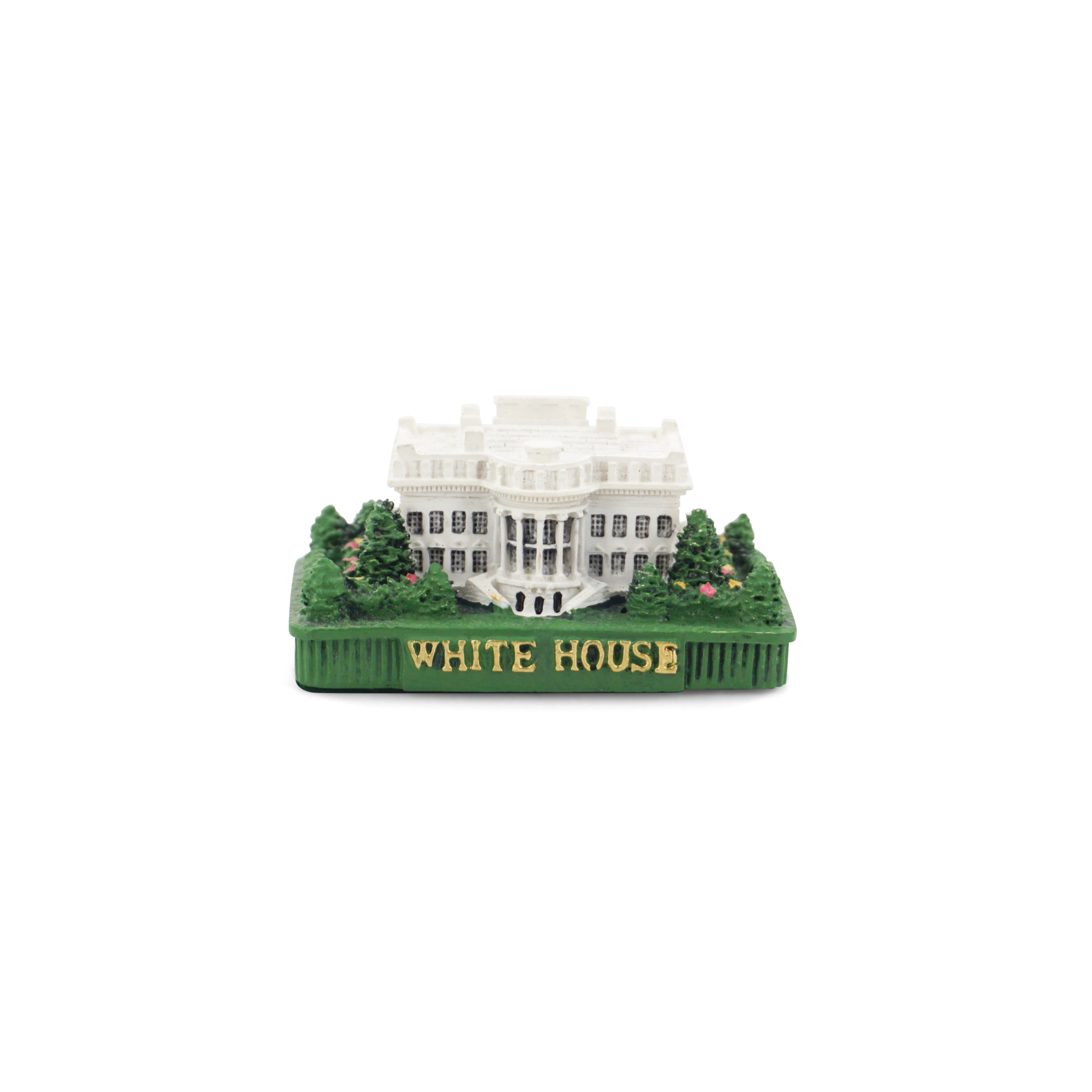 Model of the White House with trees on a white background